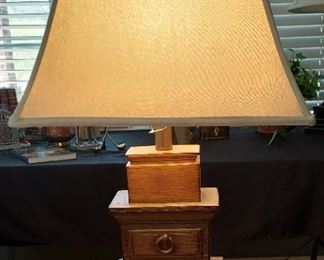 Decorative table lamp