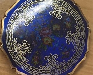 NC805 FLORAL BLU AND GOLD VINTAGE MAKEUP COMPACT BY STRATTON MADE IN ENGLAND