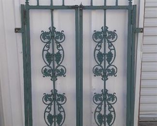 POD8011 ANTIQUE WROUGHT IRON GARDEN GATES