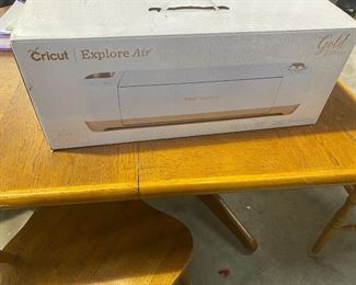 WX1018 CRICUT EXPLORE AIR ONE CRAFTING CUTTING MACHINE, OPEN BOX, UNTESTED