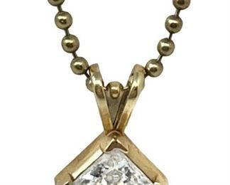 Beautiful Princess Cut Solitaire with 14K