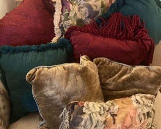 Lot Of 8 Throw Pillows