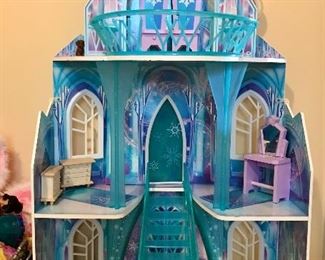 Elsa's Castle Doll House 