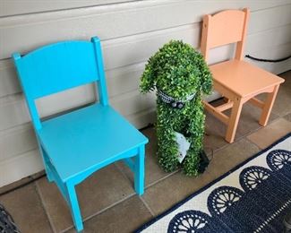 Children's Chairs Dog Hedge Statue 