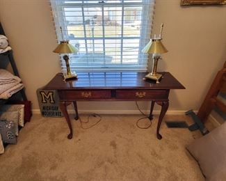 SOFA TABLE