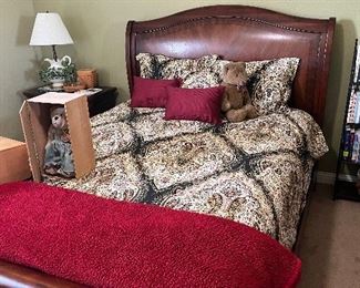 Queen sleigh bed
