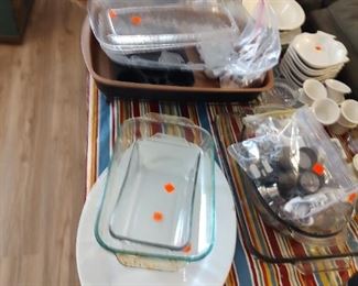 Bakeware and serving dishes