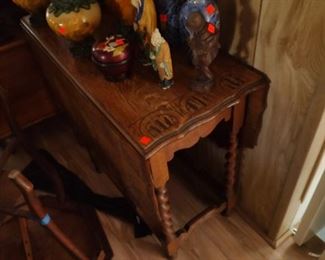Vintage/antique drop leaf table