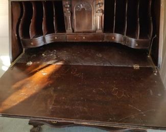 Drop leaf front on the secretary