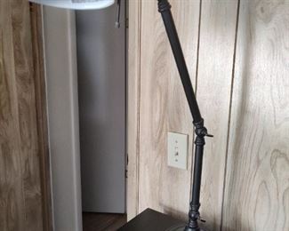 Jointed office lamp