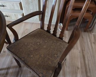 Dining room chairs - 2 arm chairs and 4 side chairs