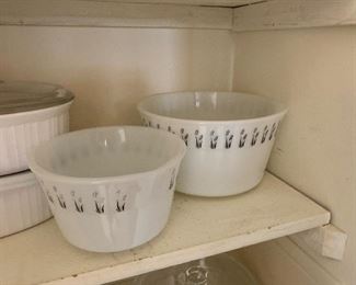 These bowls belong with the Kemore electric mixer