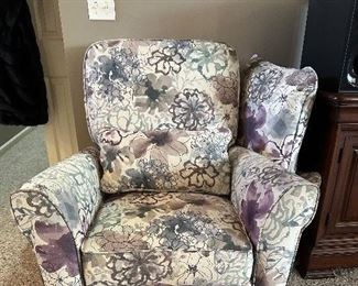 UPHOLSTERED RECLINER W/OTTOMAN