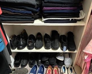 CLOTHING/SHOES