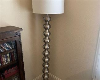 Floor lamp