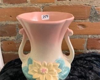 Hull pottery Wildflower water lily 