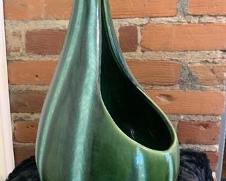 Hull 57 Continental Evergreen Bud vase