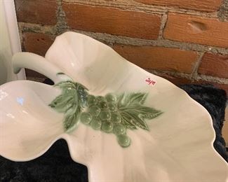 Hull #9 large leaf snack dish