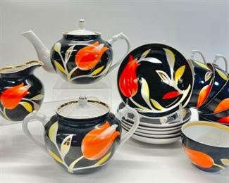 Dulevo Russian Porcelain Red Tulips Hand Painted Tea Cups, Saucers, Lidded Tea Pot, Sugar Jar, and Creamer