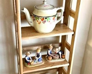 Folding wood shelf