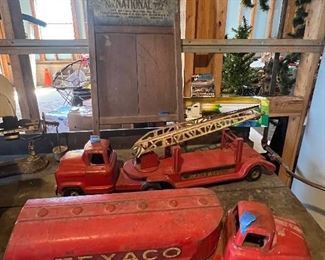 Buddy extension ladder truck, Texaco truck, wash board