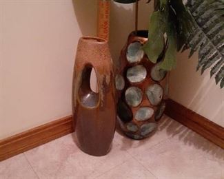 (2) Retro vases