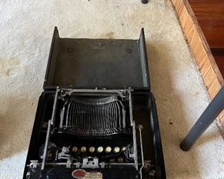 antique typewriter 