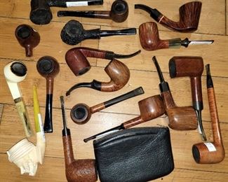 Wood smoking pipes from England and Denmark