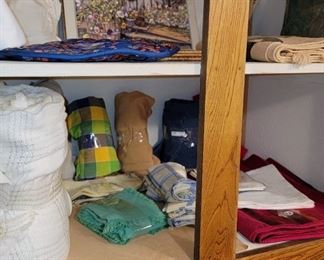 Table clothes and napkins - many large sets