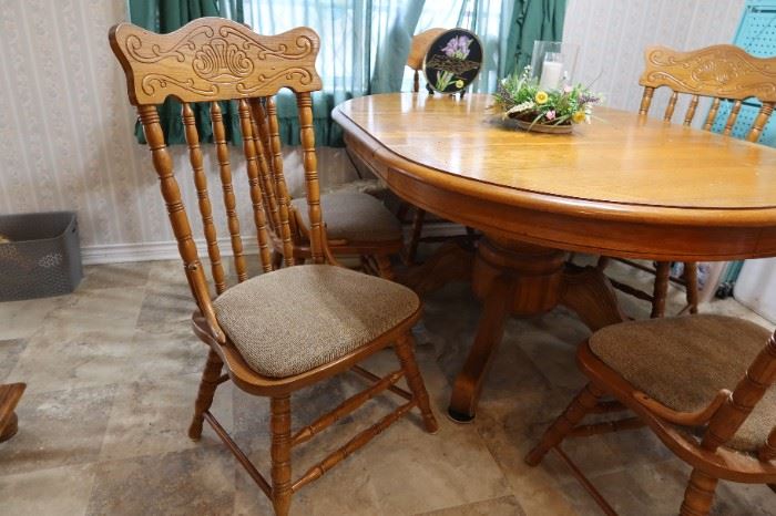 HOUSE GARAGE SHED FULL!!
Oak Dining Table with 6 Chairs