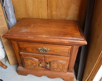 2 Drawer Nightstand