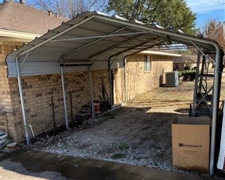 METAL CARPORT 12'X20'.