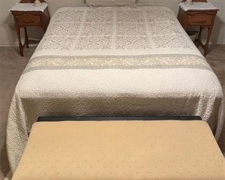 SERTA QUEEN SIZE ADJUSTABLE BED WITH MASSAGE AND WIRELESS REMOTE CONTROL.