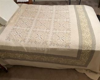 SERTA QUEEN SIZE ADJUSTABLE BED WITH MASSAGE AND WIRELESS REMOTE CONTROL.