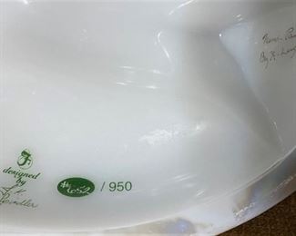 ABSOLUTEY PRECIOUS FENTON SIGNED BY ARTIST LTD. EDITION OPALESCENT FENTON COVERED HEN EGG PLATE HAND PAINTED #652/950 VERY RARE HAND SIGNED BY ARTIST ONLY 950 MADE.