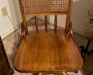 BEAUTIFUL ROLL TOP DESK AND CHAIR.