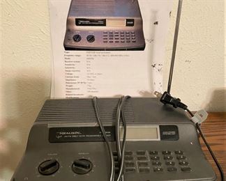 RADIO SHACK REALISTIC BRAND PRO 2027 100 CHANNEL POLICE, FIRE, EMERGENCY CHANNEL SCANNER WITH HYPERSCAN.