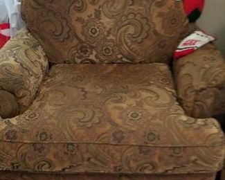 Nice, comfy arm chair.