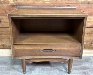 Mid Century Modern Side Table / Nightstand, 1/2