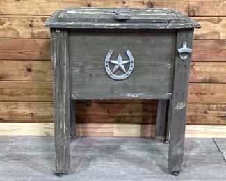 Rustic Texas Outdoor Ice Chest is 27x18.5x31