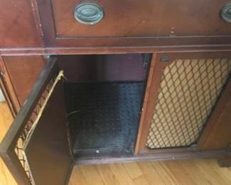 Stereo Cabinet (gutted) 