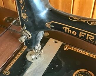 The Free Sewing Machine Company - Sewing Machine w/Accessories 