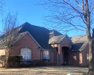 This Hollytree West 2682 square foot home (listed by Newberry Real Estate) sold quickly. Contents and consignments must go! 