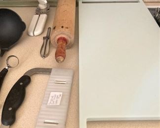 Vintage rolling pin; cutting board