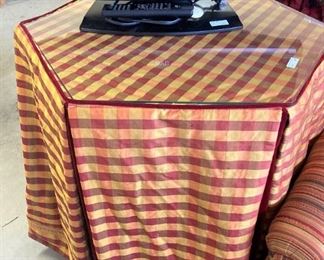 Hexagon-shaped table and custom cloth