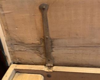 Trunk - 300 years old       45w x 27d x 25h