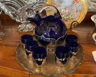 Farber Bros pitcher and 6 glasses