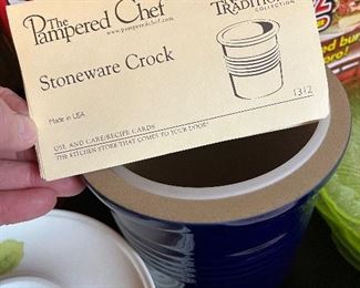 Pampered Chef stoneware crock