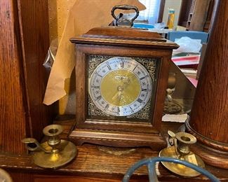 Mantle clock