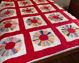 Quilt and mid century bed that matches bedroom set